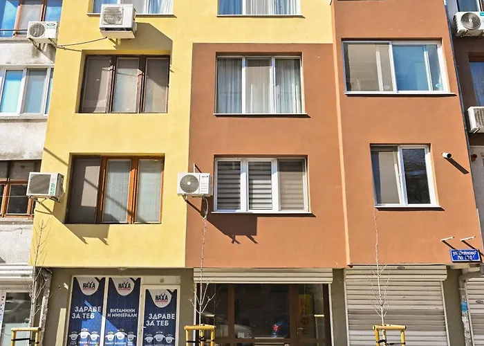 Eli Center Apartman *