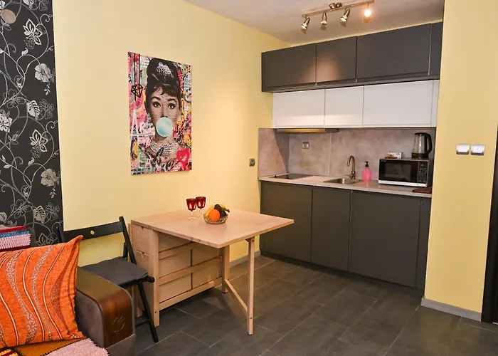 Eli Center Apartman *